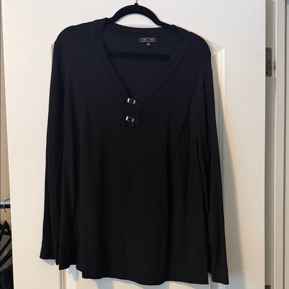 Chic Black Long Sleeve V-Neck Top